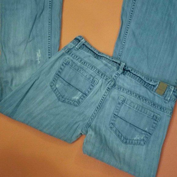 Light Wash Wide Leg Lowrise Jeans - Picture 4 of 4